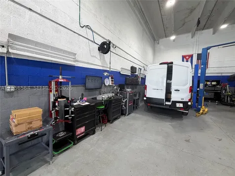 Mechanic Shop NW For Sale Hialeah Gardens FL 33018