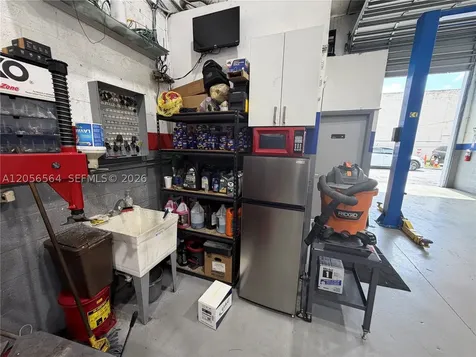 Mechanic Shop NW For Sale Hialeah Gardens FL 33018