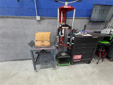 Mechanic Shop NW For Sale Hialeah Gardens FL 33018