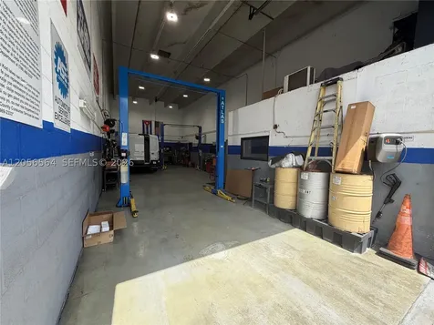 Mechanic Shop NW For Sale Hialeah Gardens FL 33018