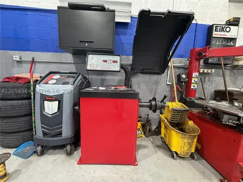 Mechanic Shop NW For Sale Hialeah Gardens FL 33018