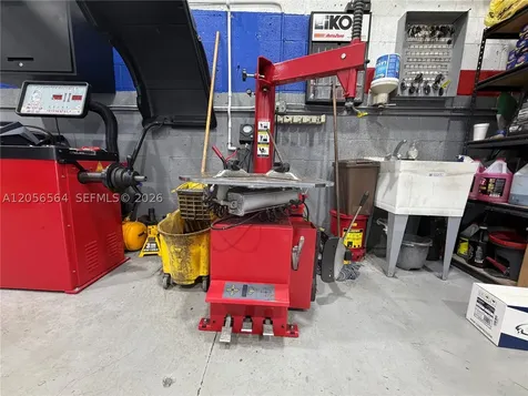 Mechanic Shop NW For Sale Hialeah Gardens FL 33018