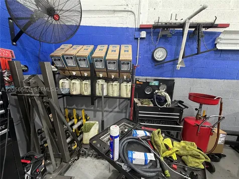 Mechanic Shop NW For Sale Hialeah Gardens FL 33018