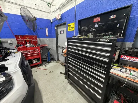 Mechanic Shop NW For Sale Hialeah Gardens FL 33018