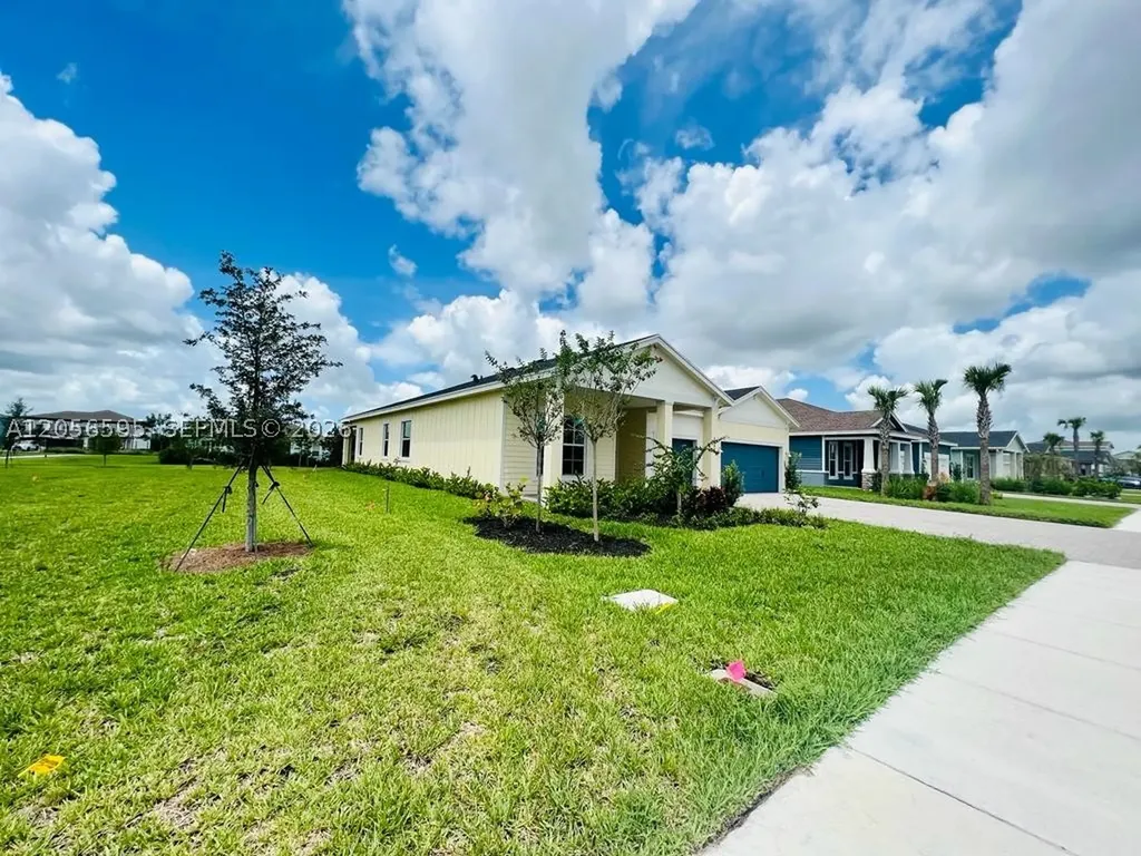 1097 Haywagon Trail Loxahatchee FL 33470