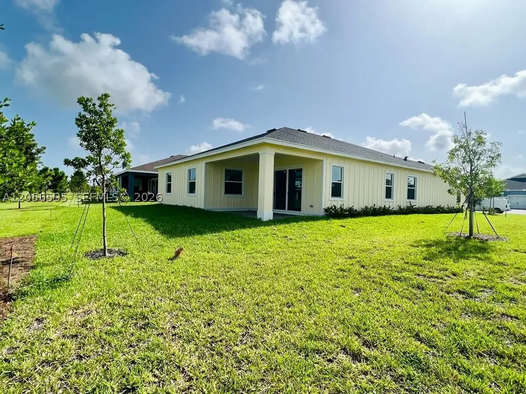 1097 Haywagon Trail Loxahatchee FL 33470