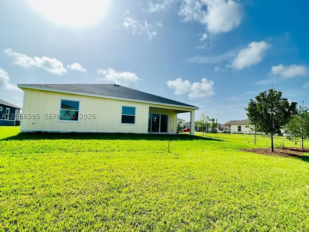 1097 Haywagon Trail Loxahatchee FL 33470