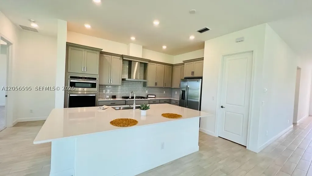 1097 Haywagon Trail Loxahatchee FL 33470