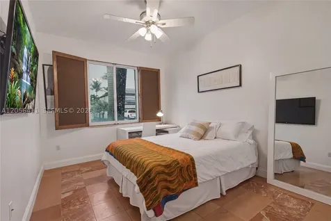 1032 NW 139th Terrace Pembroke Pines FL 33028