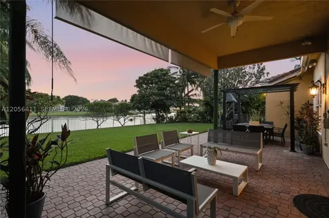 1032 NW 139th Terrace Pembroke Pines FL 33028