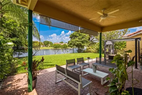 1032 NW 139th Terrace Pembroke Pines FL 33028