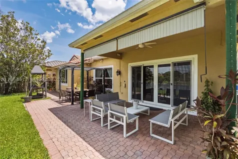 1032 NW 139th Terrace Pembroke Pines FL 33028