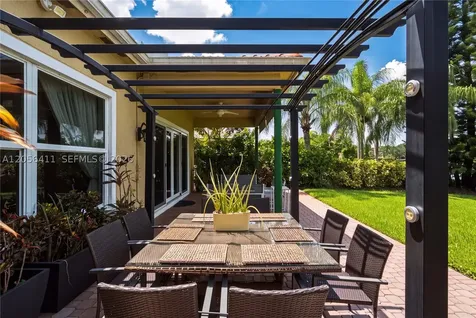 1032 NW 139th Terrace Pembroke Pines FL 33028