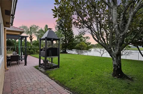 1032 NW 139th Terrace Pembroke Pines FL 33028