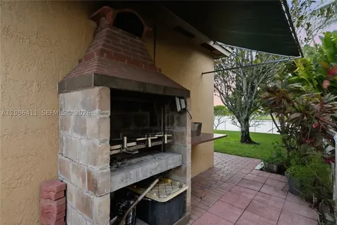 1032 NW 139th Terrace Pembroke Pines FL 33028