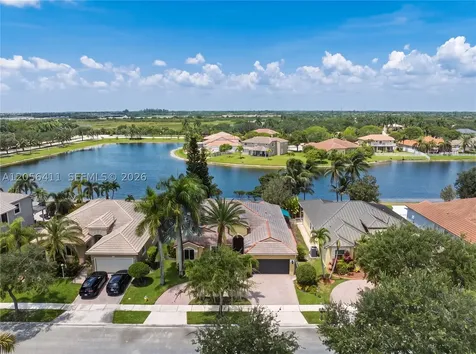 1032 NW 139th Terrace Pembroke Pines FL 33028