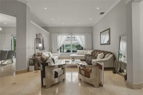 1032 NW 139th Terrace Pembroke Pines FL 33028