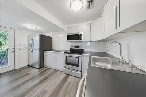 76 W 14 Street Hialeah FL 33010