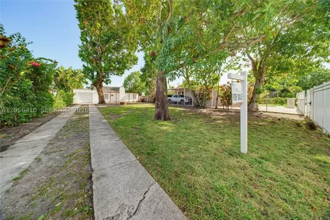 76 W 14 Street Hialeah FL 33010
