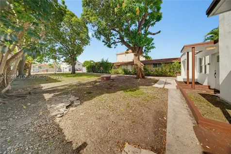 76 W 14 Street Hialeah FL 33010