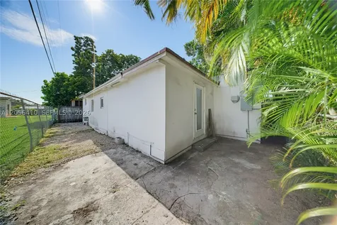 76 W 14 Street Hialeah FL 33010