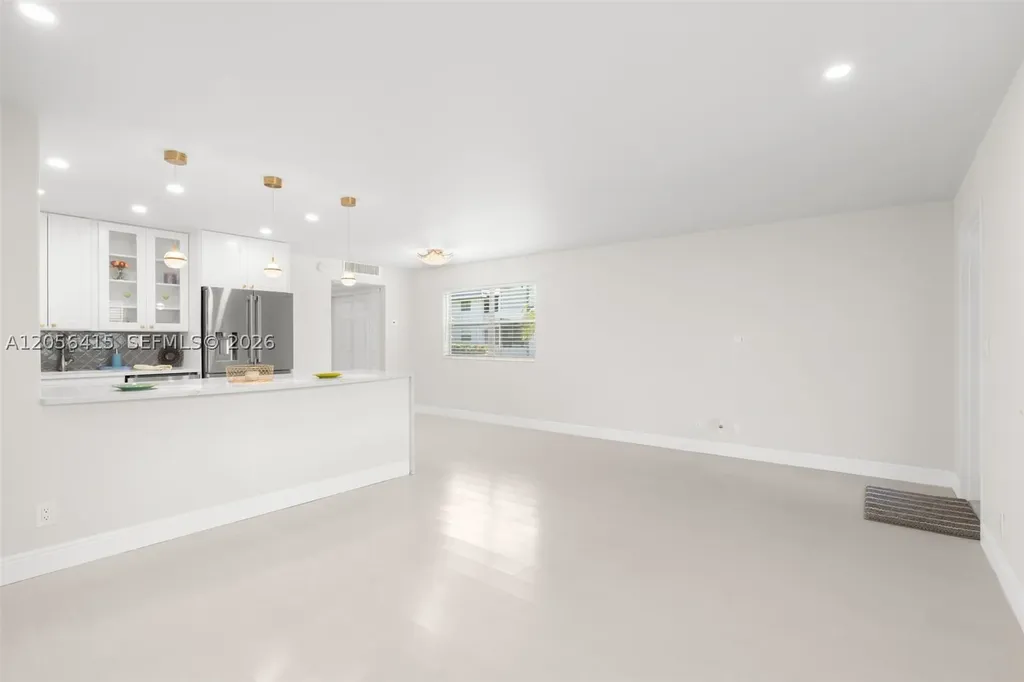 631 N Saxony N Delray Beach FL 33446