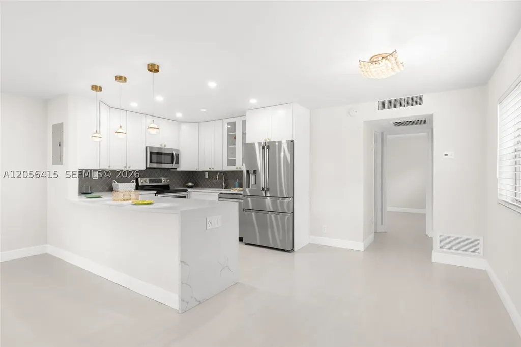 631 N Saxony N Delray Beach FL 33446