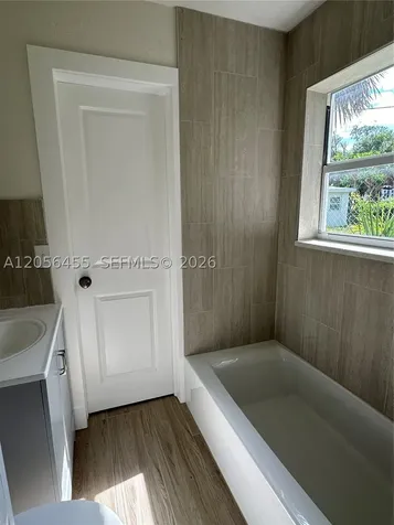 1048 E Avenue E Riviera Beach FL 33404