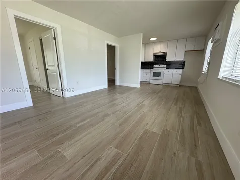 1048 E Avenue E Riviera Beach FL 33404