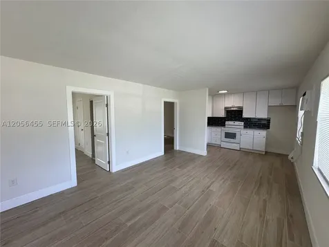 1048 E Avenue E Riviera Beach FL 33404