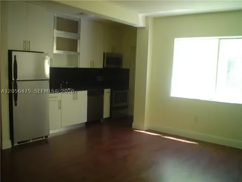 2880 Pine Tree Drive Miami Beach FL 33140