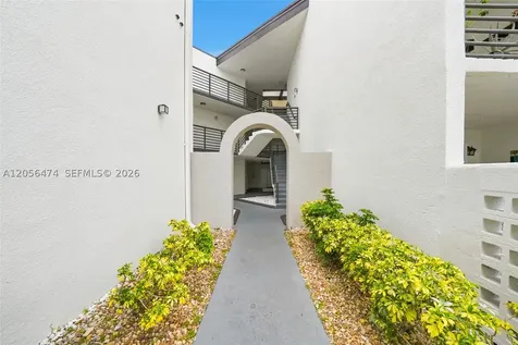 9735 Fontainebleau Boulevard Miami FL 33172
