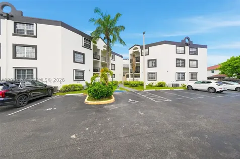 9735 Fontainebleau Boulevard Miami FL 33172