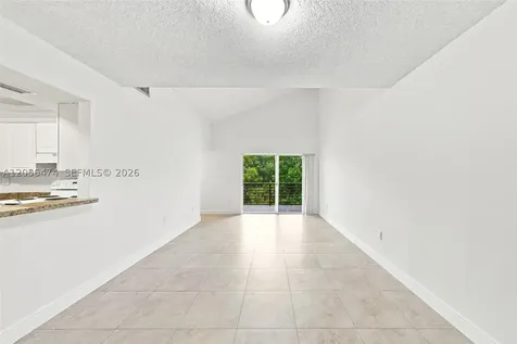 9735 Fontainebleau Boulevard Miami FL 33172