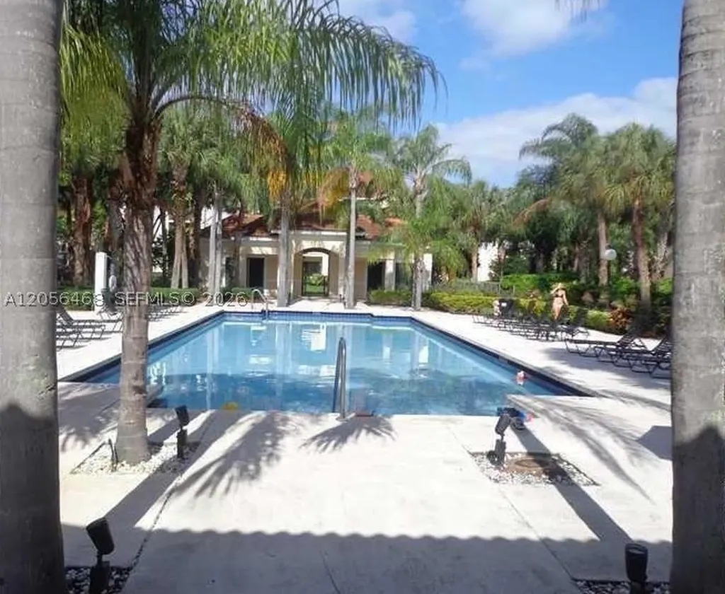 570 S Park Road Hollywood FL 33021