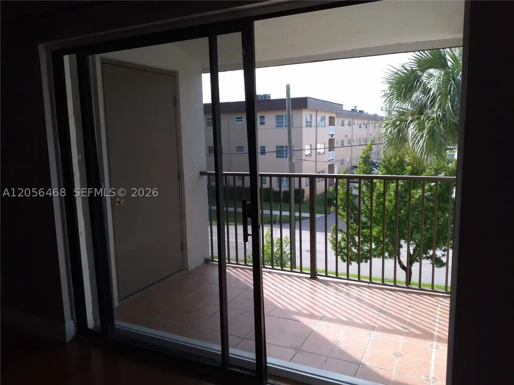 570 S Park Road Hollywood FL 33021