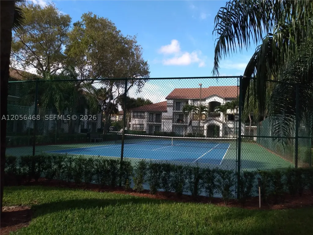 570 S Park Road Hollywood FL 33021