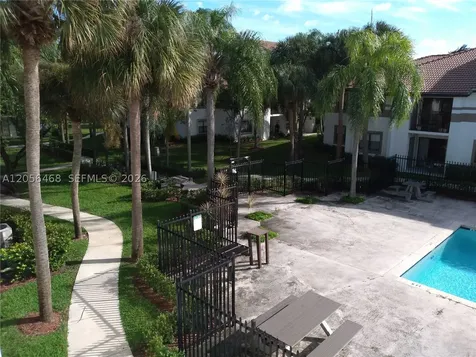 570 S Park Road Hollywood FL 33021