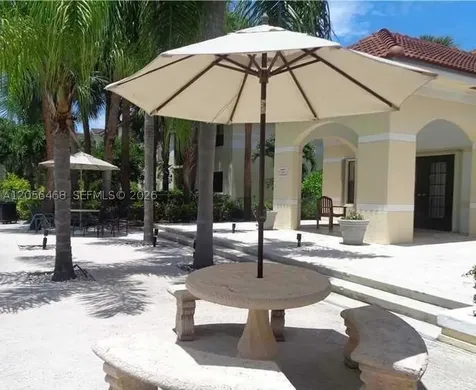 570 S Park Road Hollywood FL 33021