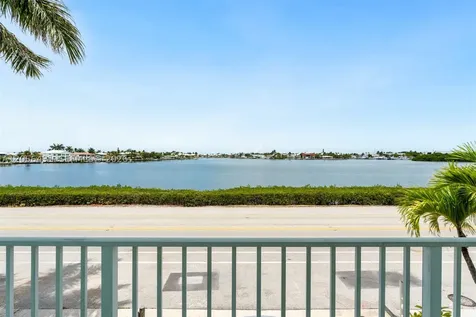 46 Sadowski Causeway Key Colony Beach FL 33051