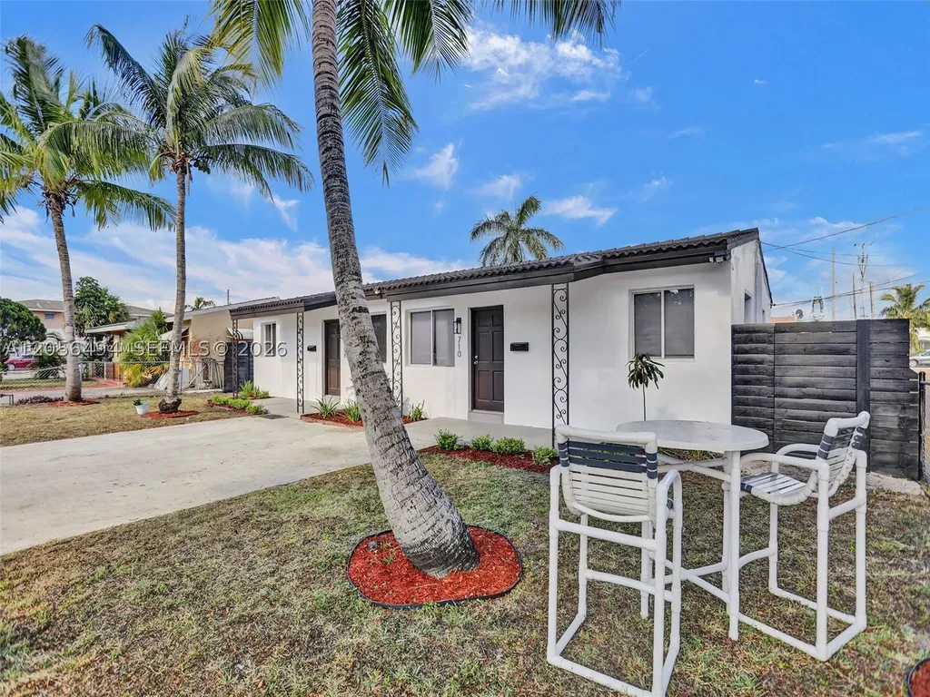 708 N 20th Hollywood FL 33020