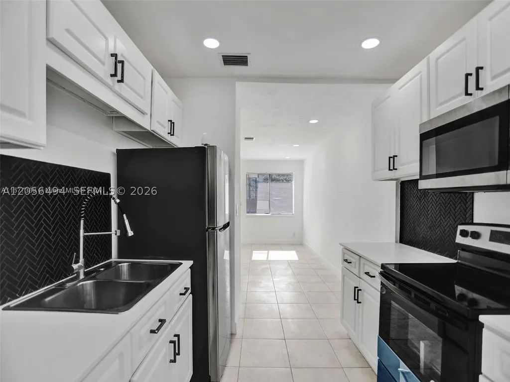 708 N 20th Hollywood FL 33020