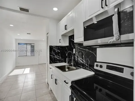 708 N 20th Hollywood FL 33020