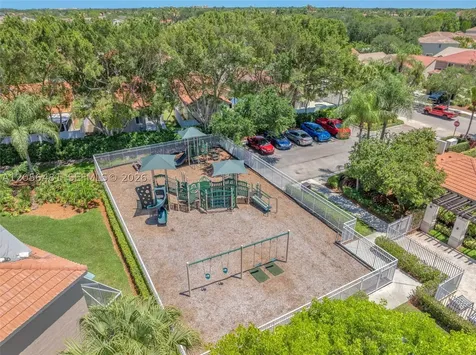 800 Sorrento Drive Weston FL 33326