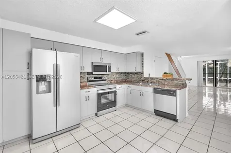 800 Sorrento Drive Weston FL 33326