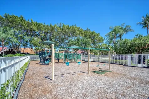800 Sorrento Drive Weston FL 33326