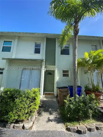 895 Crystal Lake Drive Deerfield Beach FL 33064