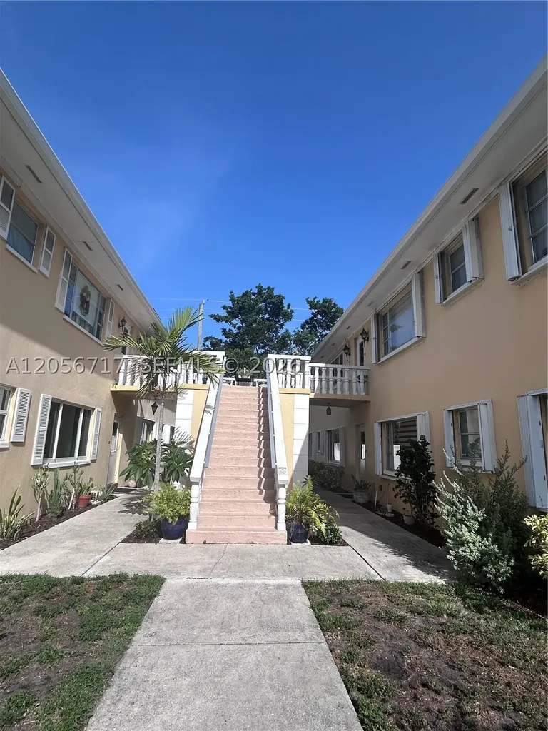 5700 NE 22nd Way Fort Lauderdale FL 33308