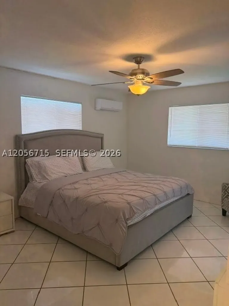 5317 Harrison Street Hollywood FL 33021
