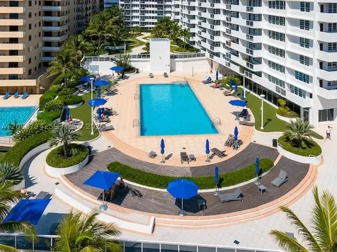 100 Lincoln Road Miami Beach FL 33139